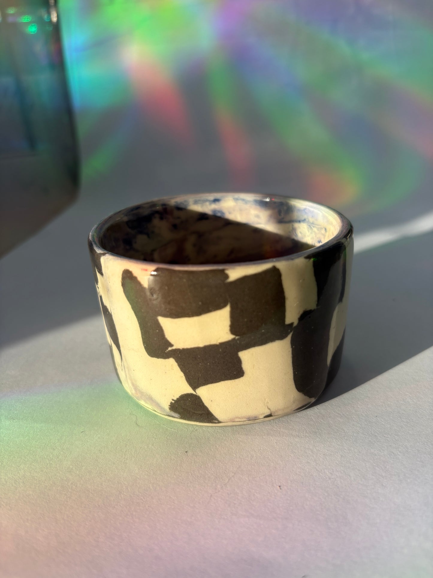 B&W Cup