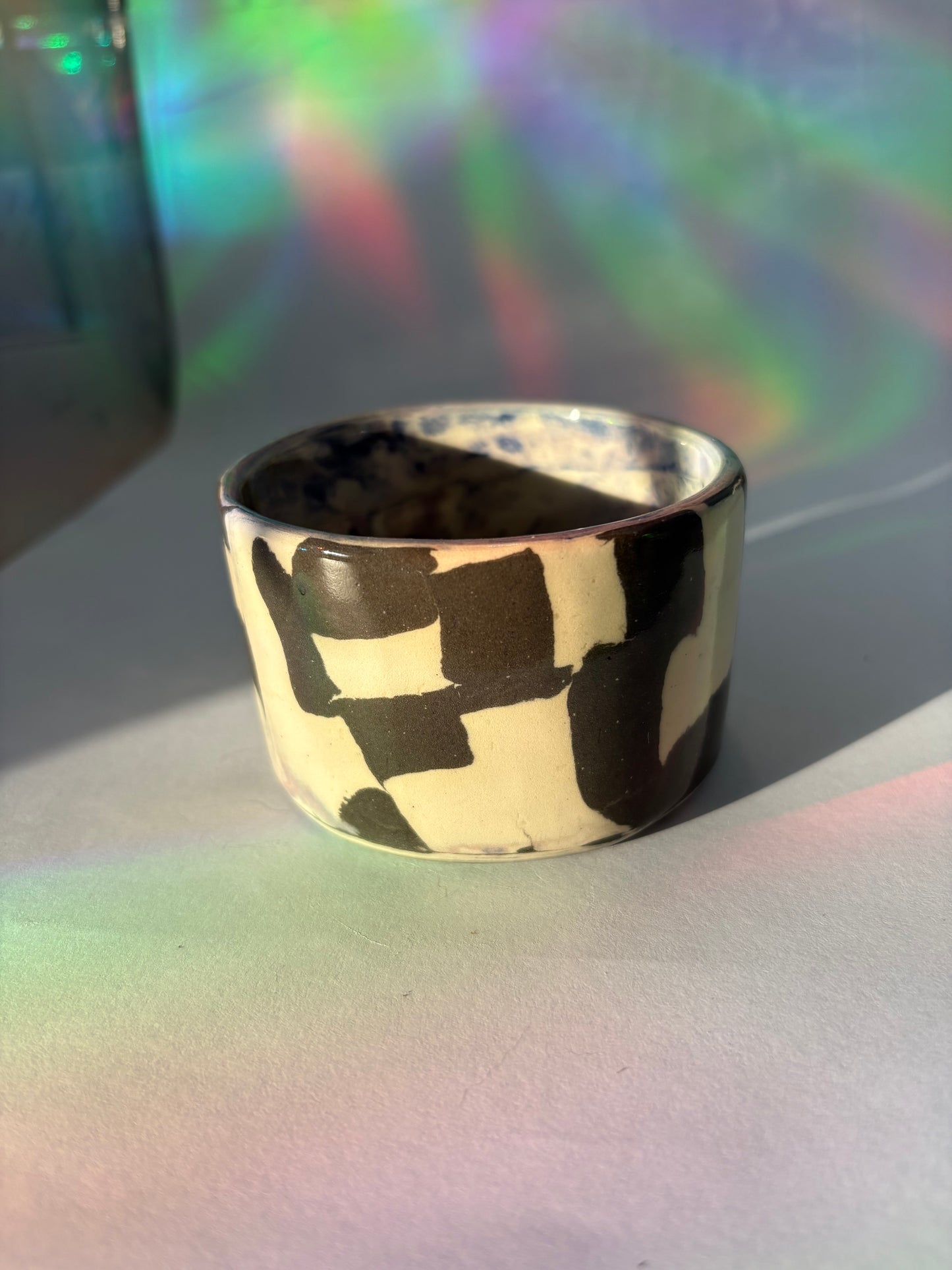 B&W Cup