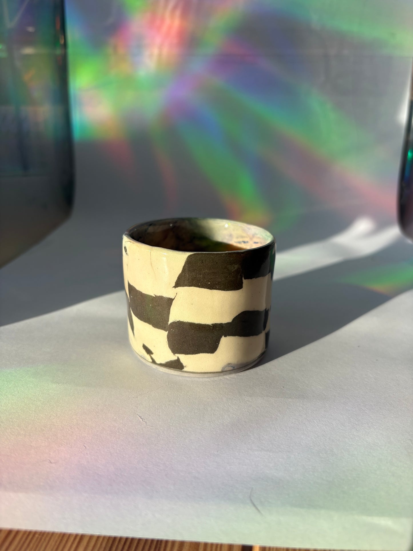 Black / White Short Cup