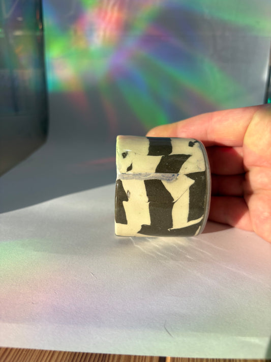 Black / White Short Cup