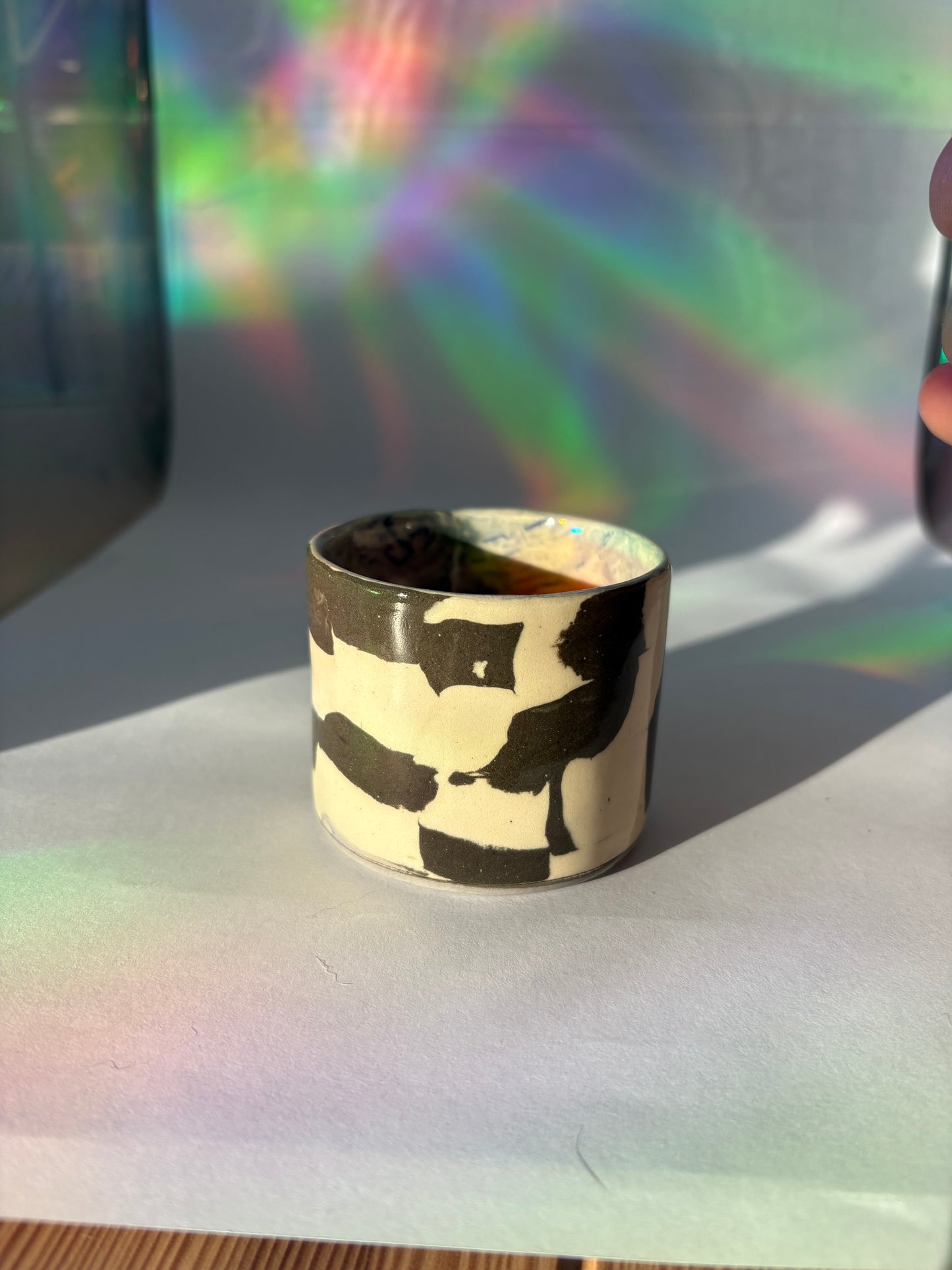 Black / White Short Cup