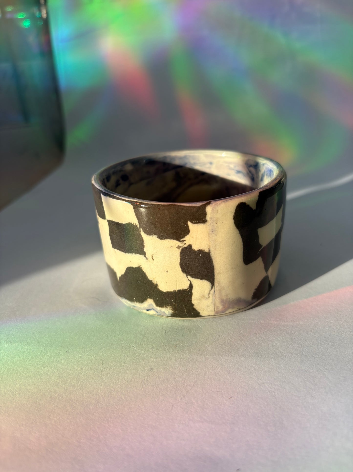 B&W Cup